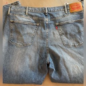 Men’s Levi’s, 42x32
